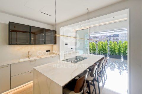 4 bedrooms apartment for sale in Barcelona, Catalonia, Spain № 5385 - photo 4