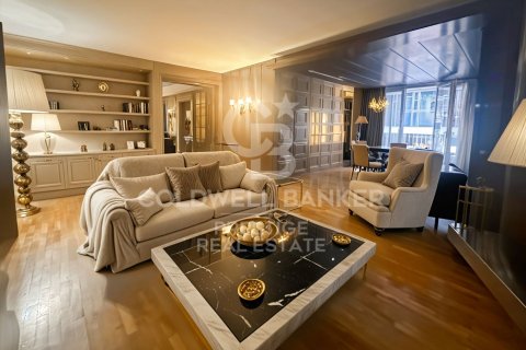 Квартира с 5 спальнями в Барселоне, Каталония, Испания № 5386