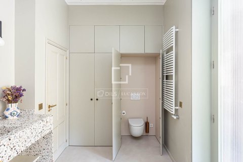 3 bedrooms apartment for sale in Barcelona, Catalonia, Spain № 6256 - photo 2