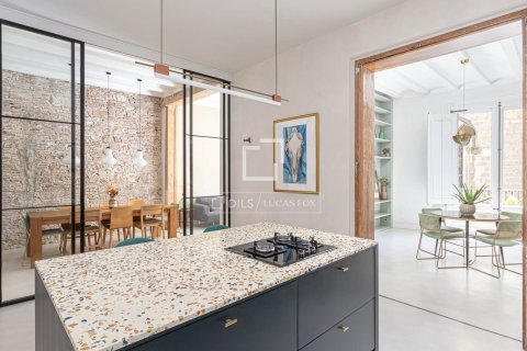 3 bedrooms apartment for sale in Barcelona, Catalonia, Spain № 6256