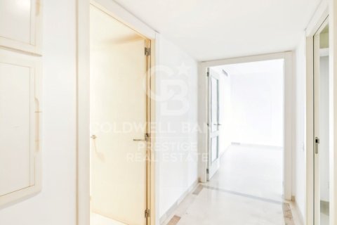 Купить квартиру в Барселона, Испания с 4 спальни, 141м², № 7818 - фото 2