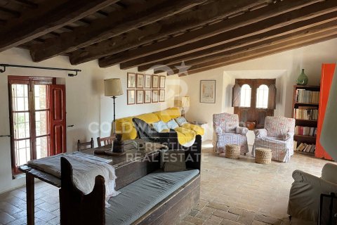 18 bedrooms house for sale in Vilanova i la Geltru, Barcelona, Catalonia, Spain № 6078 - photo 15