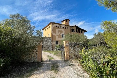 18 bedrooms house for sale in Vilanova i la Geltru, Barcelona, Catalonia, Spain № 6078 - photo 2