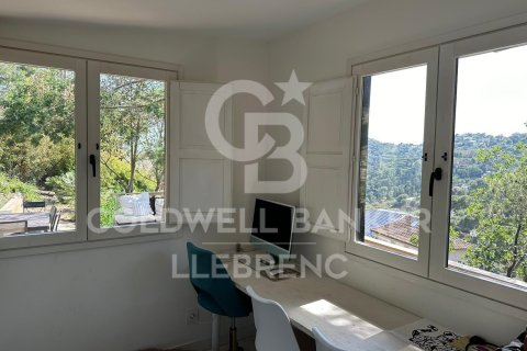 Купить земельный участок в Барселона, Испания 1012м², № 6082 - фото 14