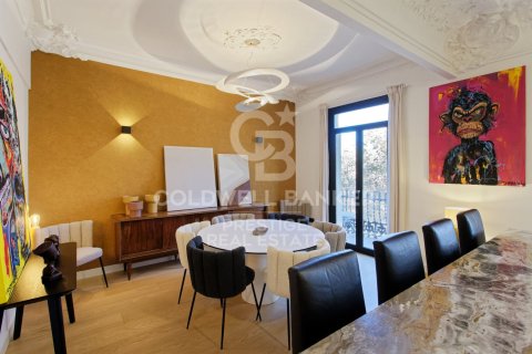 4 bedrooms apartment for sale in Barcelona, Catalonia, Spain № 5398 - photo 6