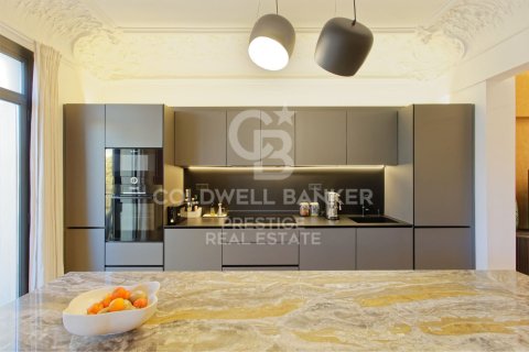 4 bedrooms apartment for sale in Barcelona, Catalonia, Spain № 5398 - photo 11