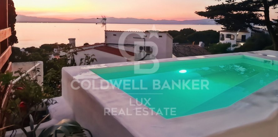 2 bedrooms house for sale in L'Escala, Girona, Catalonia, Spain № 5394