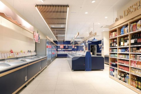 211 sq.m. retail store for sale in Barcelona, Catalonia, Spain № 5205 - photo 3