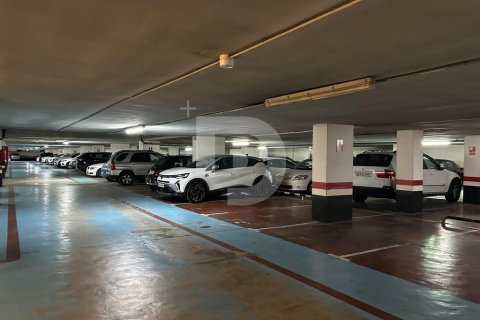 14600 sq.m. commercial property for sale in L'Eixample, Barcelona, Catalonia, Spain № 5203 - photo 2