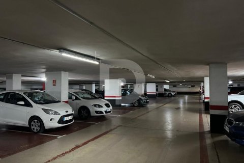 14600 sq.m. commercial property for sale in L'Eixample, Barcelona, Catalonia, Spain № 5203 - photo 4