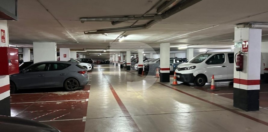 14600 sq.m. commercial property for sale in L'Eixample, Barcelona, Catalonia, Spain № 5203