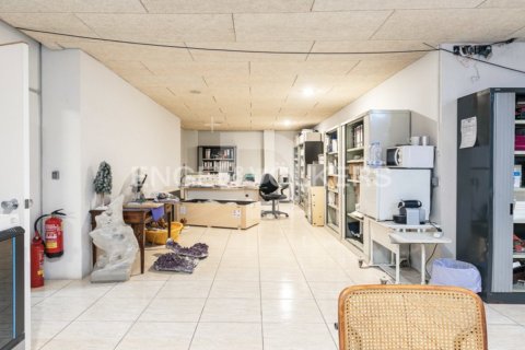 392 sq.m. commercial property for sale in Gracia, Barcelona, Catalonia, Spain № 5208 - photo 2