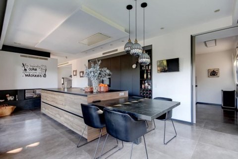 Купить дом в Каталония, Испания с 5 комнат, 537м², № 6252 - фото 26