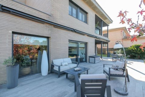 Купить дом в Каталония, Испания с 5 комнат, 537м², № 6252 - фото 22