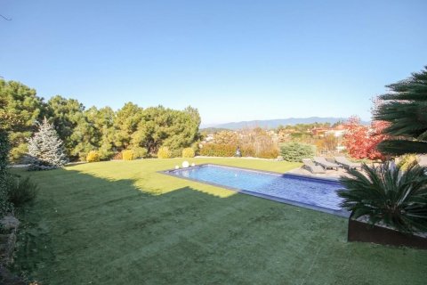 Купить дом в Каталония, Испания с 5 комнат, 537м², № 6252 - фото 3