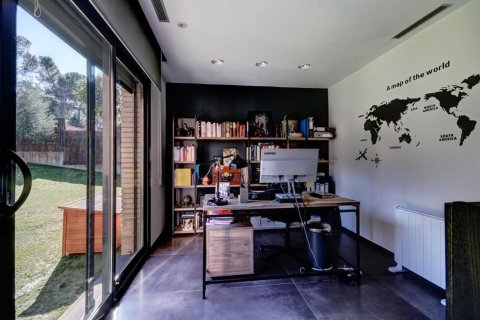 Купить дом в Каталония, Испания с 5 комнат, 537м², № 6252 - фото 29