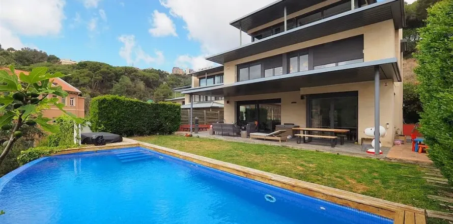 Дом с 7 спальнями в Барселоне, Каталония, Испания № 1726