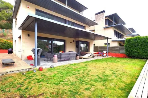 Купить дом в Барселона, Испания с 8 комнат, № 1726 - фото 5