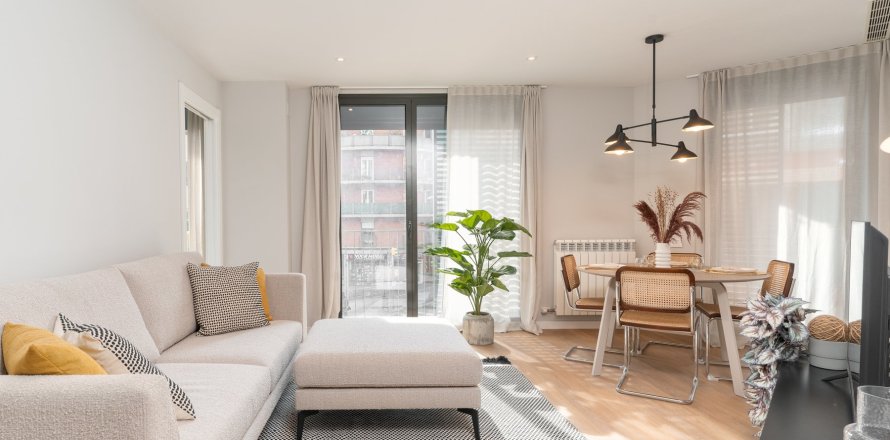 Квартира с 4 спальнями в Барселоне, Каталония, Испания № 1731