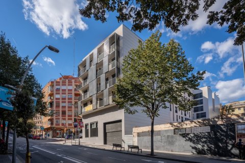 Купить квартиру в Барселона, Испания с 5 комнат, № 1731 - фото 4