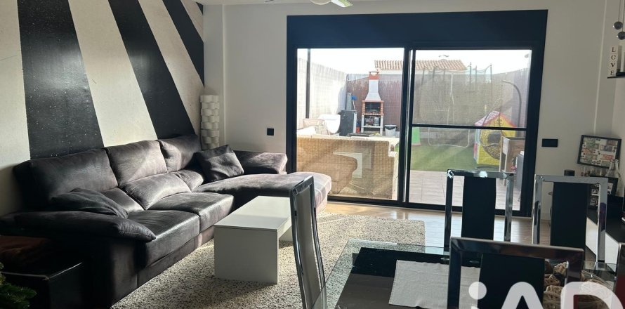 Таунхаус с 3 спальнями в Виланова-и-ла-Желтру, Барселона, Каталония, Испания № 4709