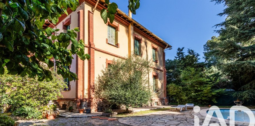 6 bedrooms house for sale in Castellar Del Valles, Barcelona, Catalonia, Spain № 4711