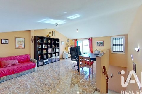 Купить дом в Кубельес, Испания с 4 спальни, 270м², № 4712 - фото 2