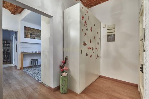 Apartamento de 2 dormitorios en venta en Barcelona, Cataluña, Spain № 7002 - foto 14