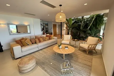Сasa de 5 dormitorios en venta en Arenys de Mar, Barcelona, Cataluña, Spain № 7001 - foto 28