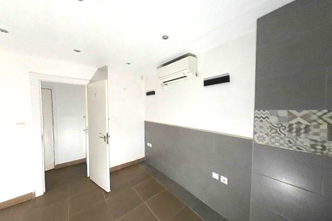 Apartamento de 6 dormitorios en venta en Barcelona, Cataluña, Spain № 7003 - foto 11