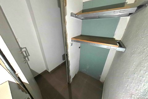 Apartamento de 6 dormitorios en venta en Barcelona, Cataluña, Spain № 7003 - foto 13