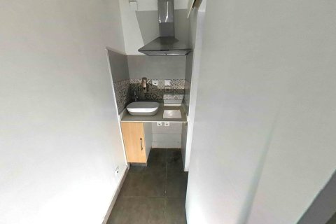 Apartamento de 6 dormitorios en venta en Barcelona, Cataluña, Spain № 7003 - foto 2