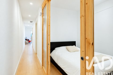 2 bedrooms apartment for sale in Barcelona, Catalonia, Spain № 7340 - photo 13