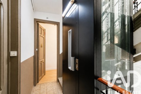 2 bedrooms apartment for sale in Barcelona, Catalonia, Spain № 7340 - photo 4