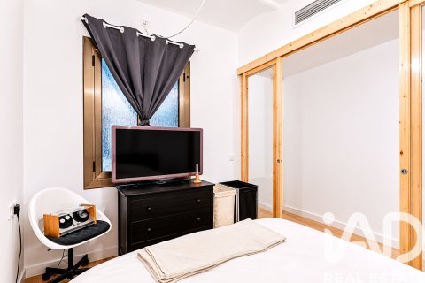 2 bedrooms apartment for sale in Barcelona, Catalonia, Spain № 7340 - photo 11