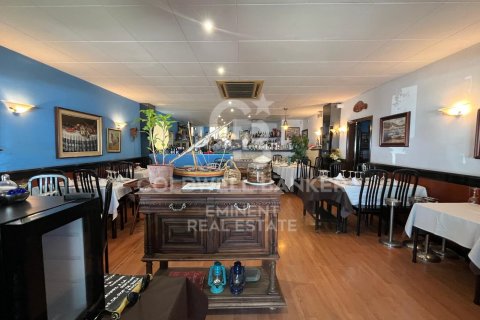243 sq.m. cafe / restaurant for sale in L'Escala, Girona, Catalonia, Spain № 5855 - photo 13