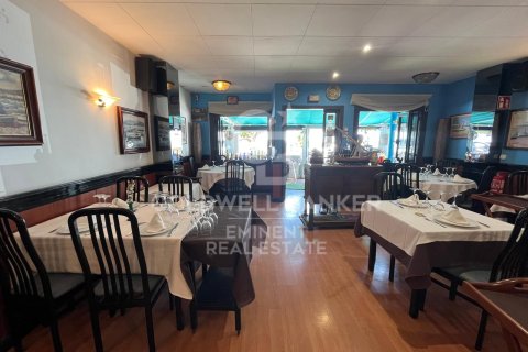 243 sq.m. cafe / restaurant for sale in L'Escala, Girona, Catalonia, Spain № 5855 - photo 23