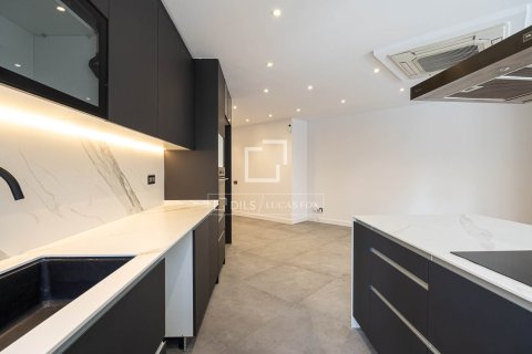 3 bedrooms apartment for sale in Barcelona, Catalonia, Spain № 6437 - photo 7