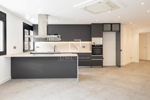 3 bedrooms apartment for sale in Barcelona, Catalonia, Spain № 6437 - photo 2