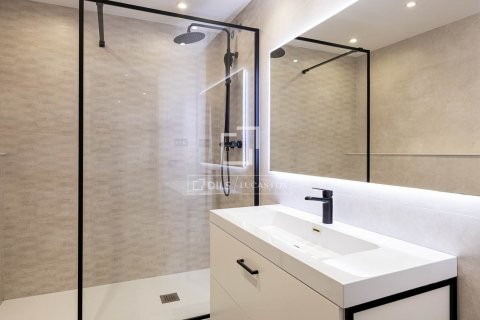 3 bedrooms apartment for sale in Barcelona, Catalonia, Spain № 6437 - photo 17