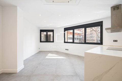 3 bedrooms apartment for sale in Barcelona, Catalonia, Spain № 6437 - photo 4