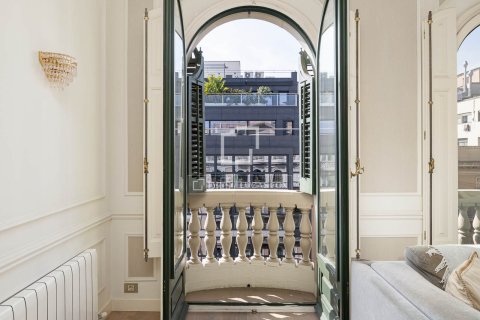 5 bedrooms apartment for sale in Barcelona, Catalonia, Spain № 6434 - photo 6
