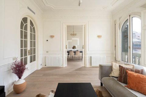5 bedrooms apartment for sale in Barcelona, Catalonia, Spain № 6434