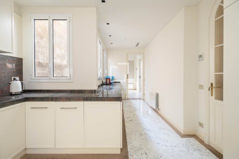 5 bedrooms apartment for sale in Barcelona, Catalonia, Spain № 6434 - photo 15