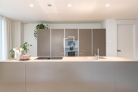 4 bedrooms apartment for sale in Barcelona, Catalonia, Spain № 6436 - photo 7