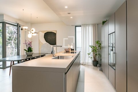 4 bedrooms apartment for sale in Barcelona, Catalonia, Spain № 6436 - photo 12