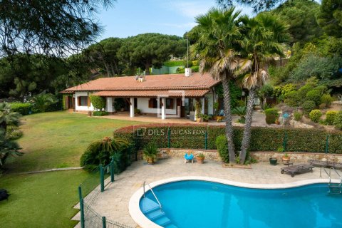 Villa de 6 dormitorios en venta en Cabrera de Mar, Barcelona, Cataluña, Spain № 3792 - foto 30