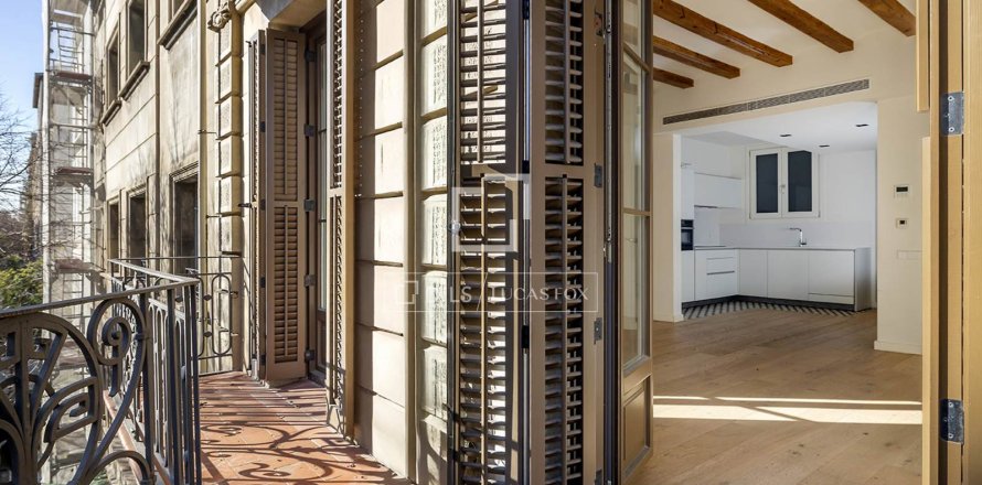 Apartamento de 3 dormitorios en venta en Barcelona, Cataluña, Spain № 3788
