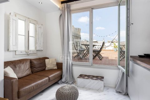 Ático de 1 dormitorio en venta en Barcelona, Cataluña, Spain № 3791 - foto 2