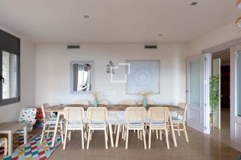 Купить виллу в Премия де Дальт, Испания с 5 спален, 375м², № 3793 - фото 8